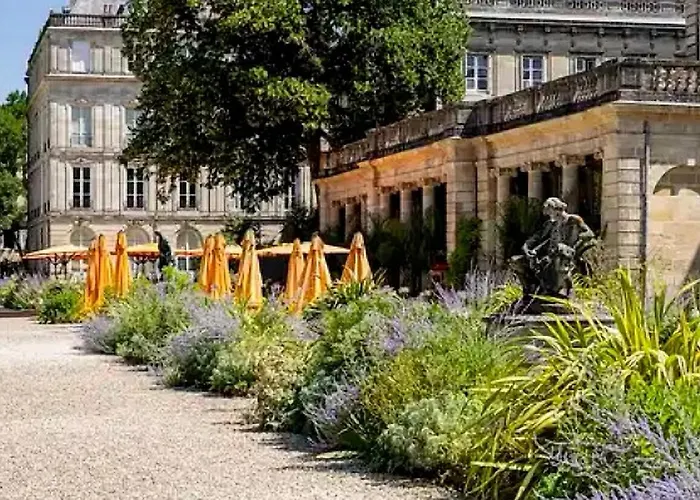 De Charme Neuf Tourny Hyper Centre Апартаменты *